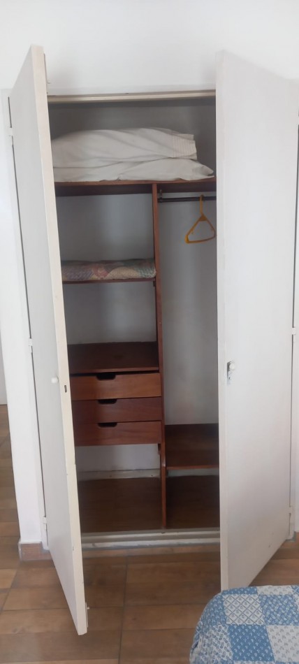 VENTA 1AMB AL FRENTE-BALCON-BAÑO RECICLADO-PISOS NUEVOS-GUEMES