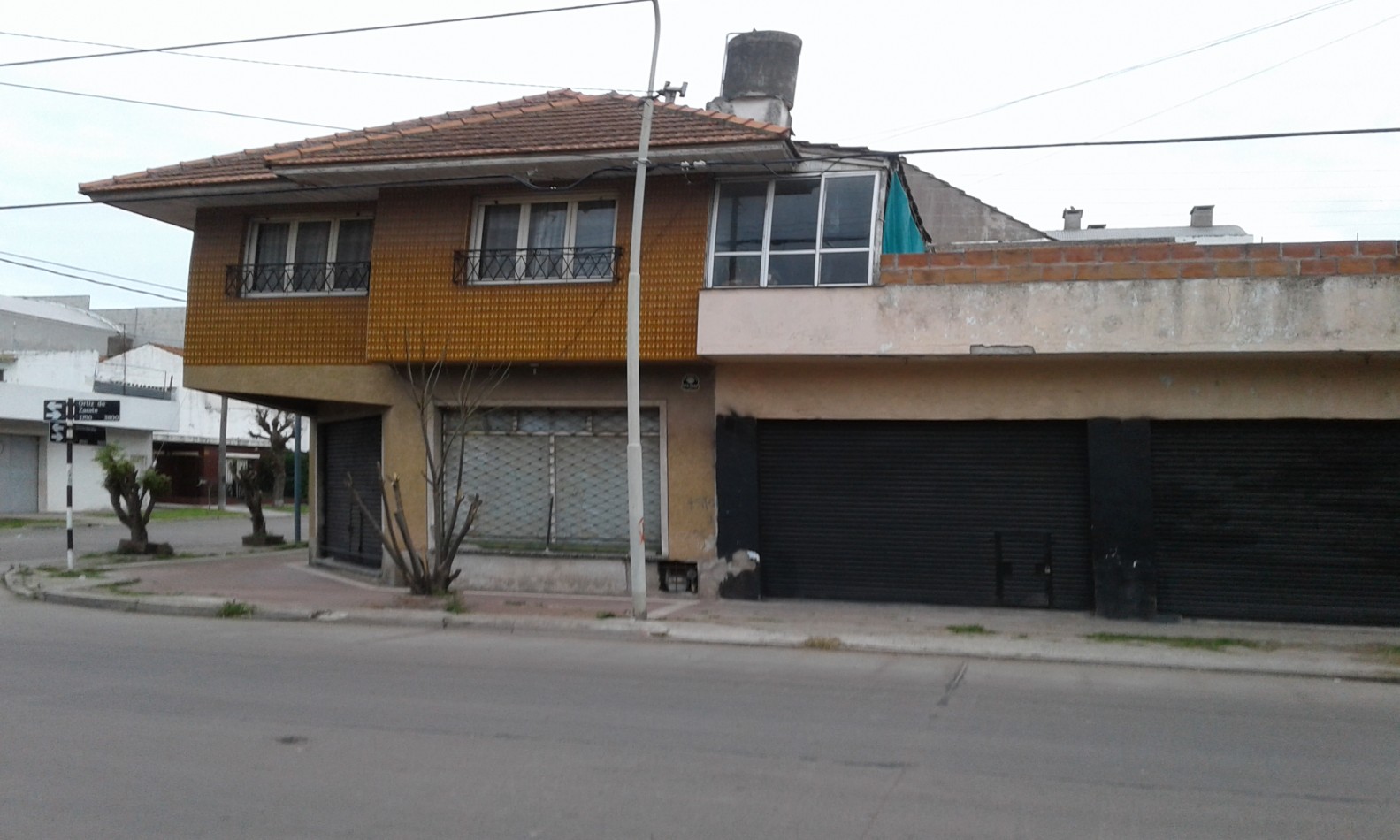 Oportunidad VENTA en BLOCK Casa Mas LOCAL,TALLER y Mas LOSA- Puerto 