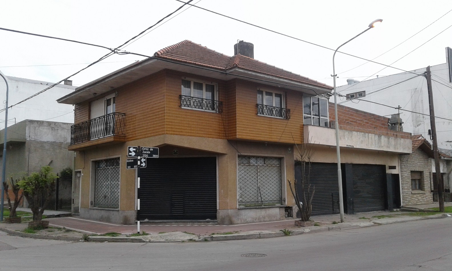 Oportunidad VENTA en BLOCK Casa Mas LOCAL,TALLER y Mas LOSA- Puerto 