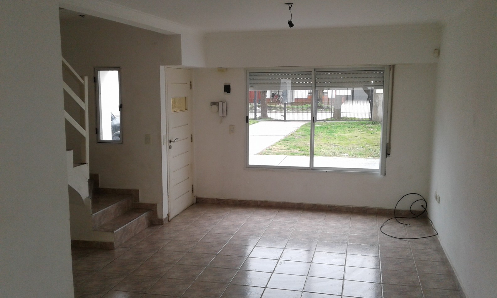 Venta PH DUPLEX 3 AMB-PATIO-ESPACIO COCHERA-2 BAÑOS-BERUTTI 5900