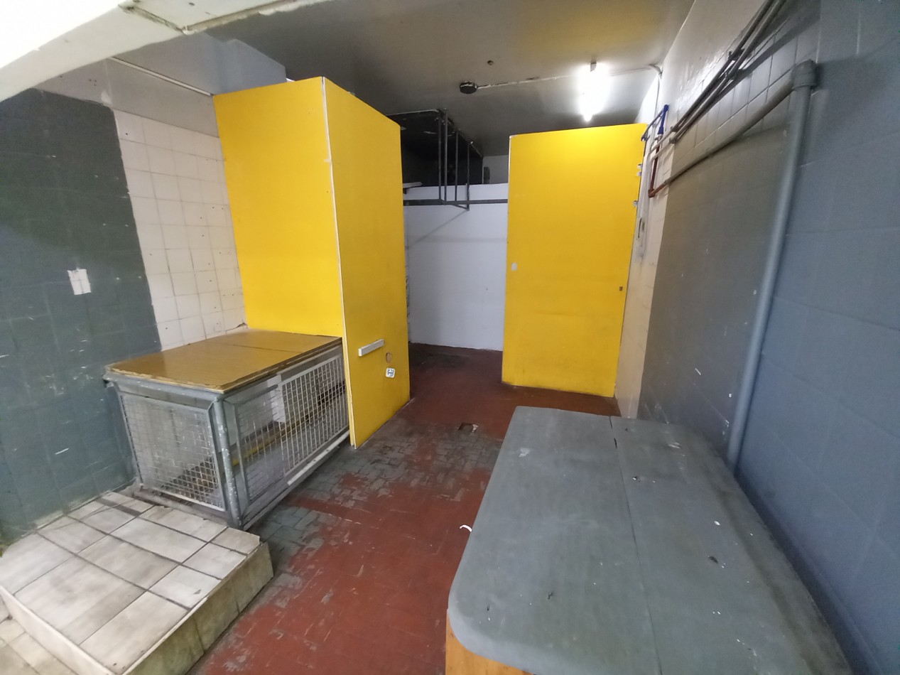 Venta Local chico con SOTANO TUCUMAN y FALUCHO