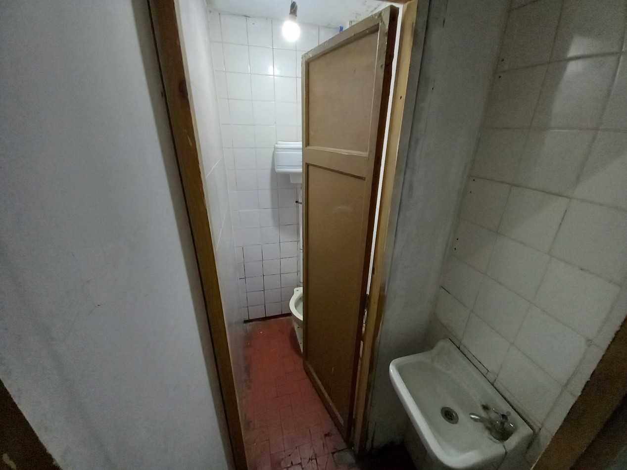 Venta Local chico con SOTANO TUCUMAN y FALUCHO
