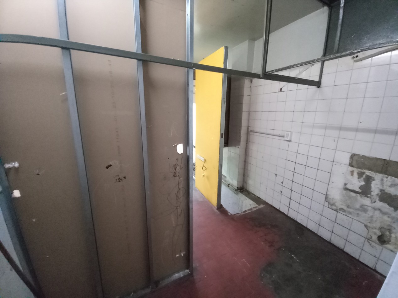 Venta Local chico con SOTANO TUCUMAN y FALUCHO