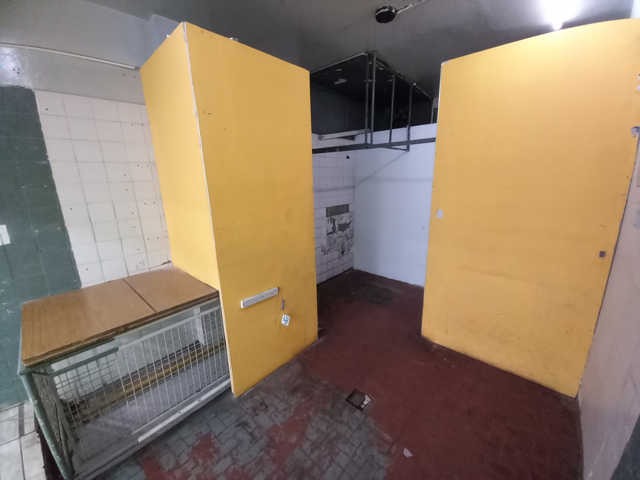 Venta Local chico con SOTANO TUCUMAN y FALUCHO