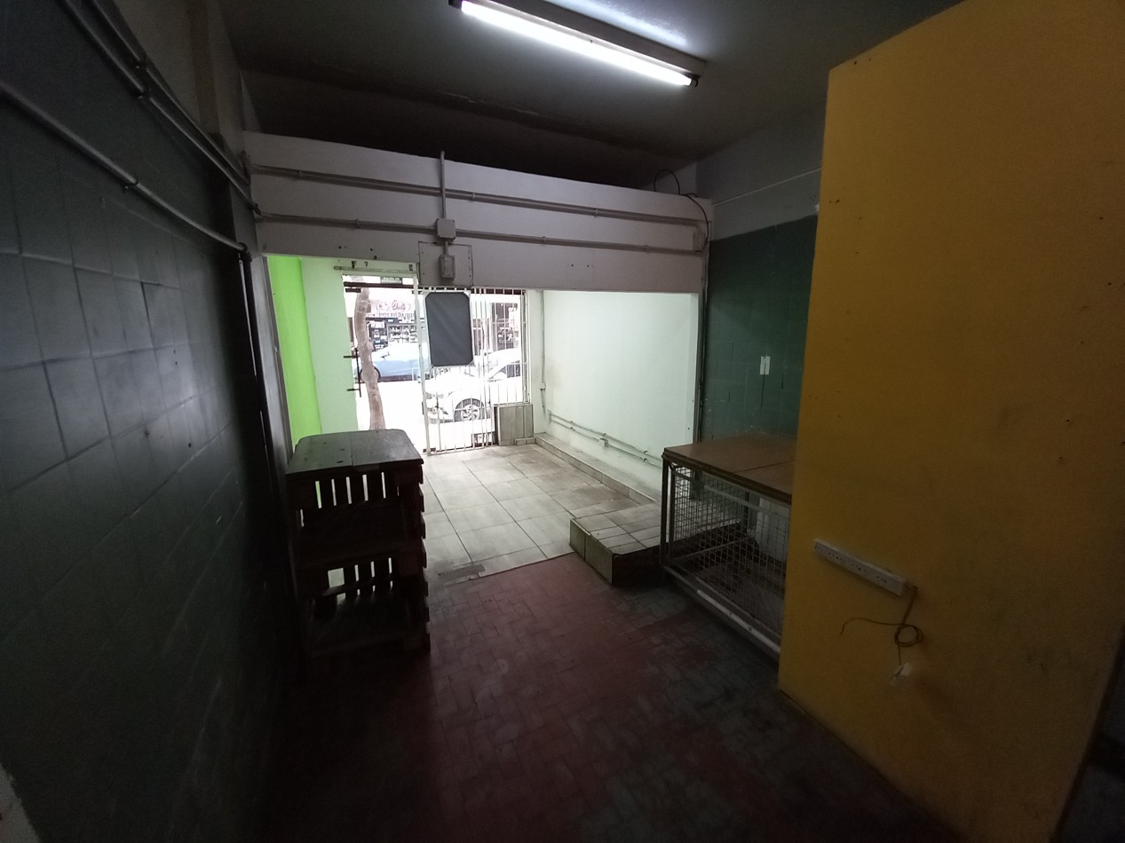 Venta Local chico con SOTANO TUCUMAN y FALUCHO