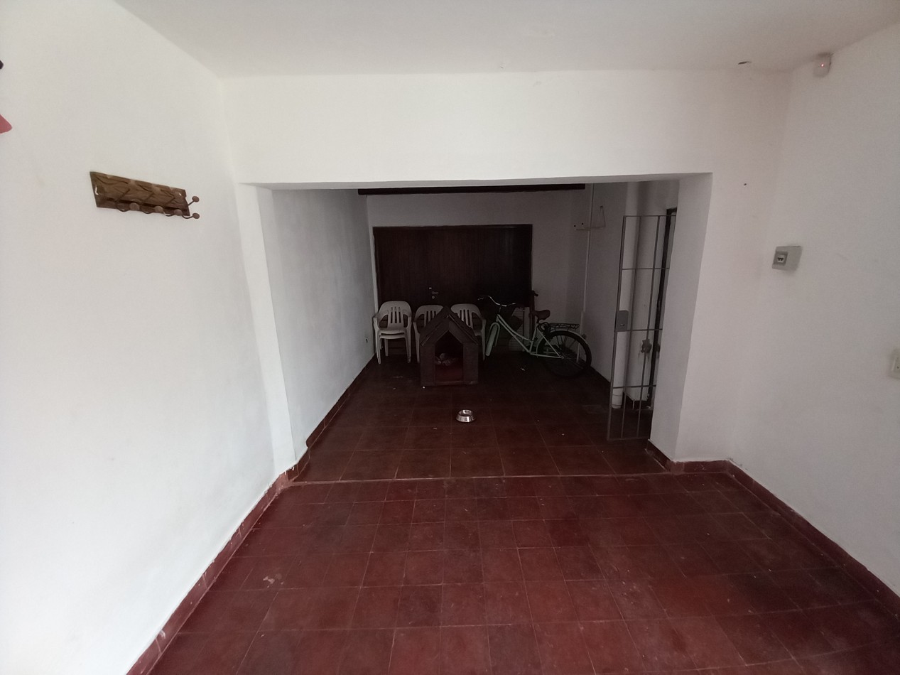 VENTA CHALET 4 Amb 2 Plantas-PATIO y QUINCHO/COCHERA-PERMUTA-ORTEGA Y GASSET al 900