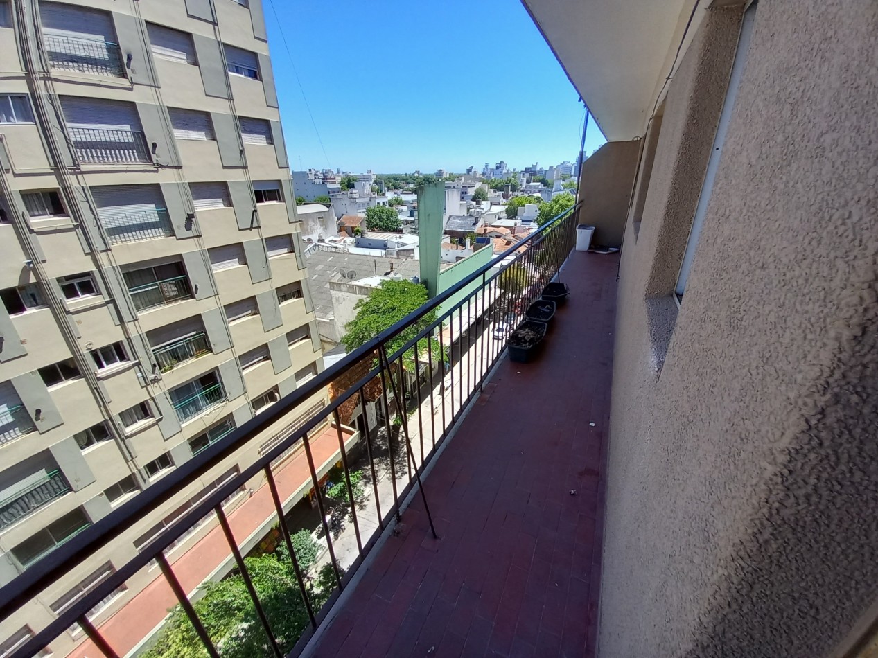 VENTA 3AMB AMPLIO FRENTE AMPLIO BALCON-Salta y Luro