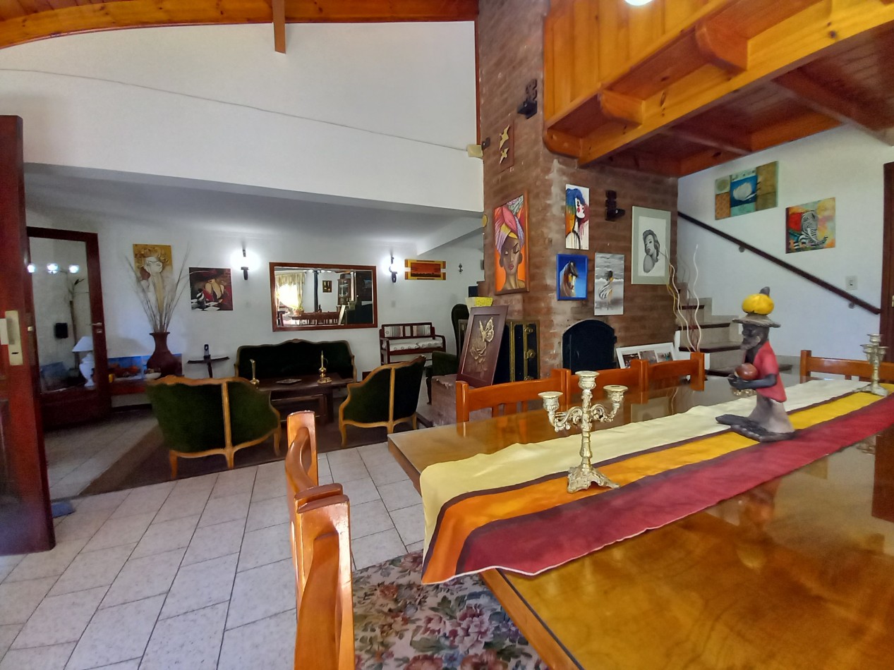 VENTA CHALET 4AMB PARQUE EXCELENTE ESTADO MALVINAS y 3 DE FEBRERO 