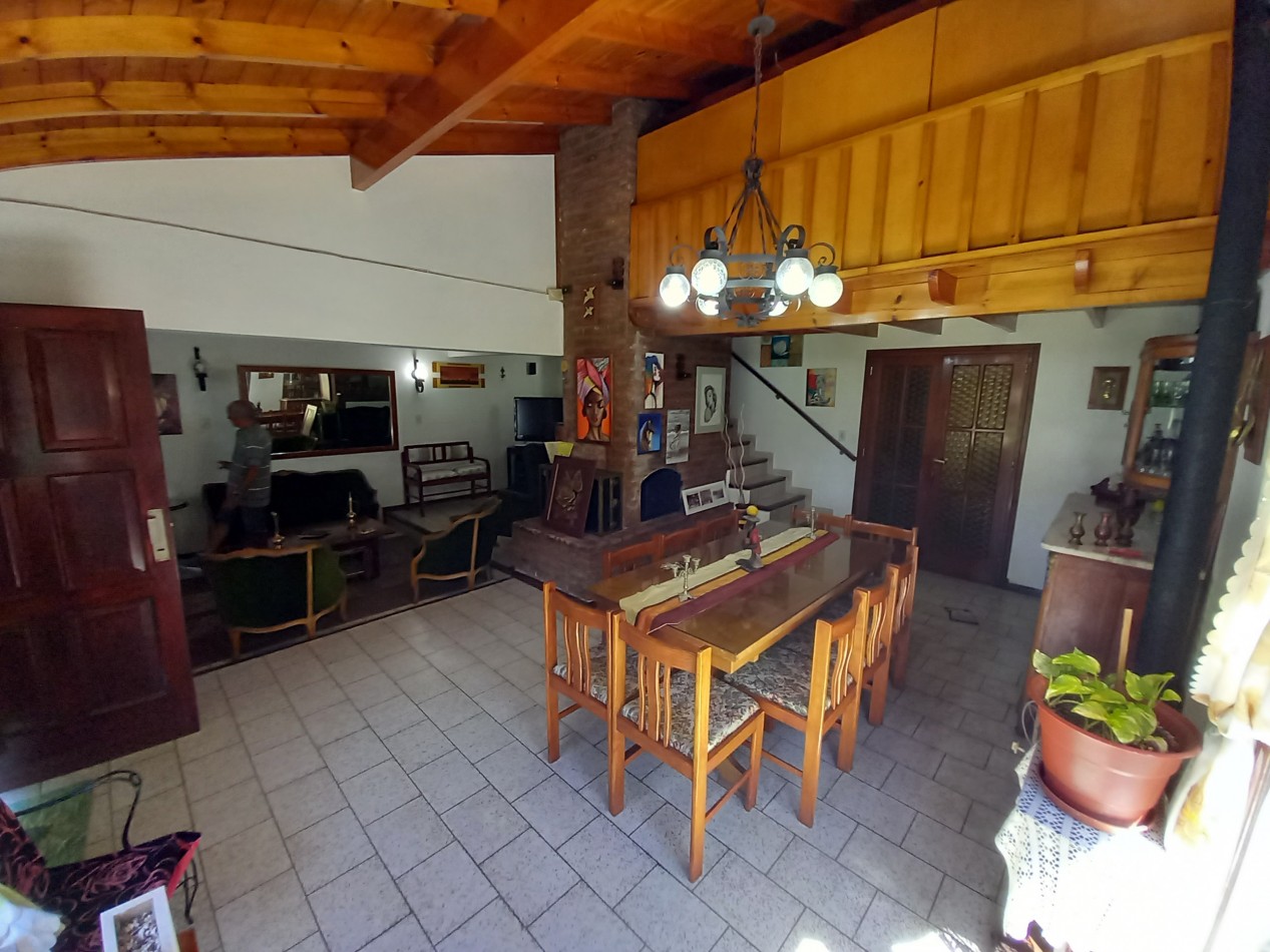 VENTA CHALET 4AMB PARQUE EXCELENTE ESTADO MALVINAS y 3 DE FEBRERO 