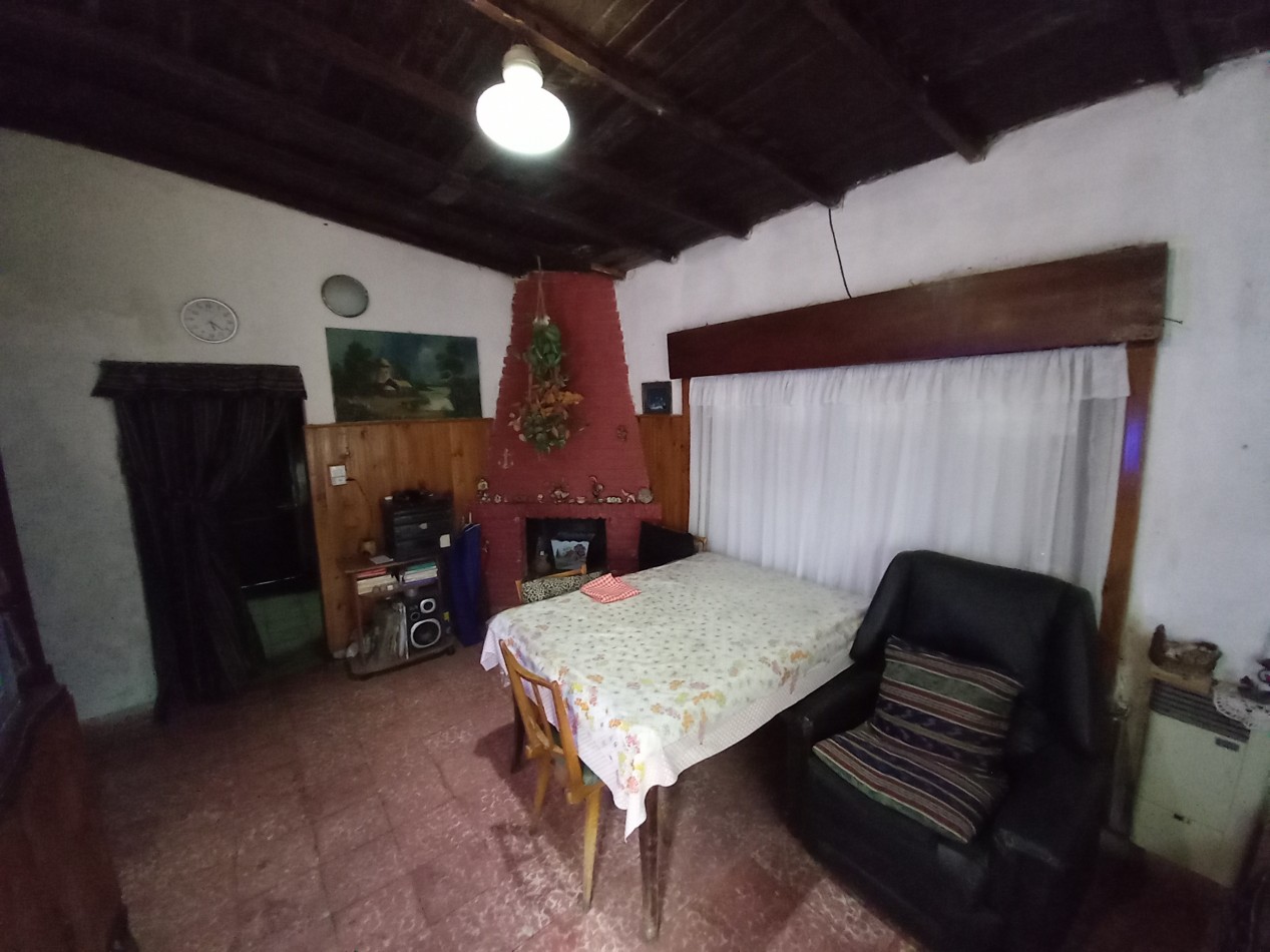 2 Casas a REMODELAR con 2 LOCALES LOTE Estrobel  6000