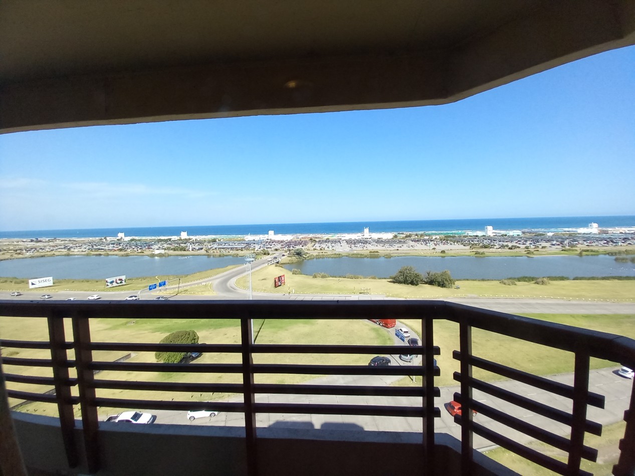 Alquiler de MAYO a NOVIEMBRE SOLAMENTE 3AMB SEMIPISO VISTA AL MAR COCHERA y BALCON PUNTA MOGOTES 