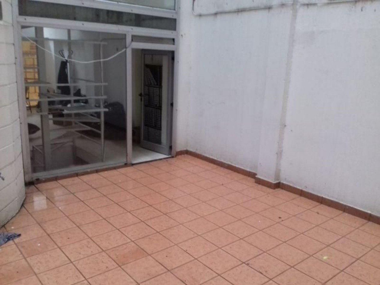 Venta LOCAL EXCELENTE 3 PLANTAS ZONA GUEMES 