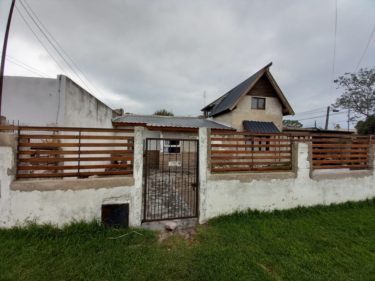 VENTA CASA 3AMB PARQUE COCHERA LOSA