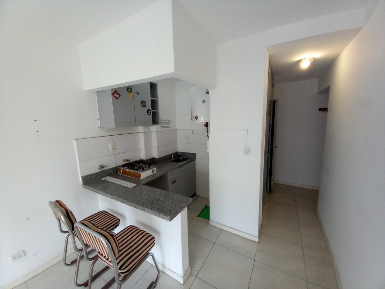 VENTA 1AMB BALCON A LA CALLE CENTRO 