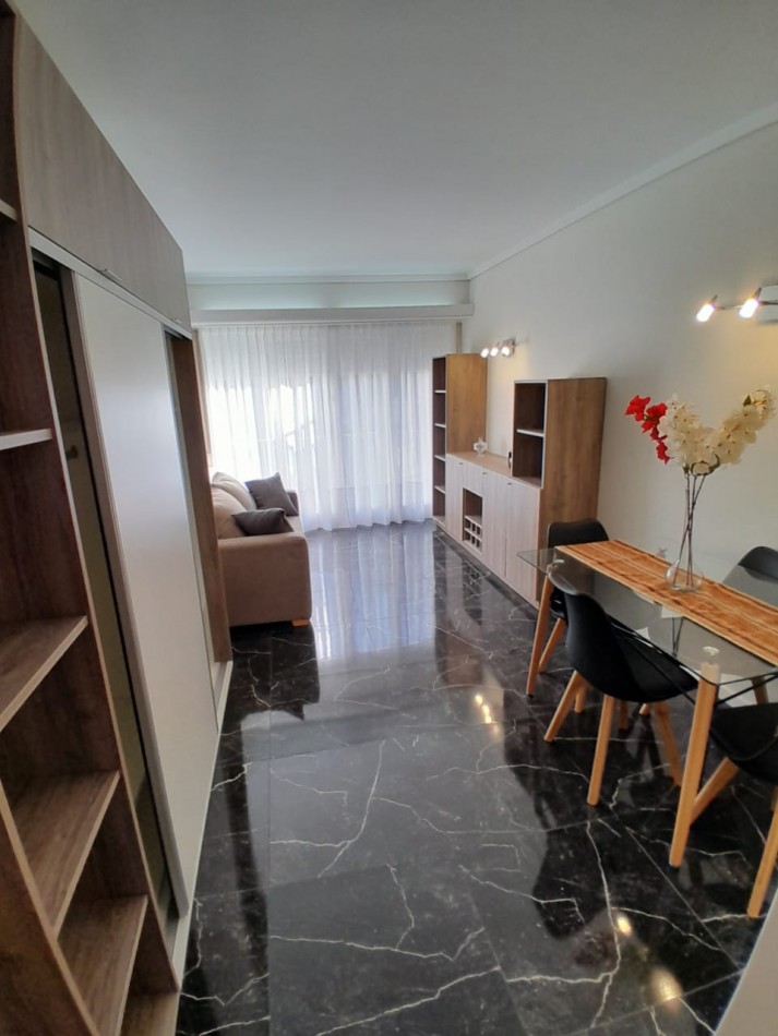 VENTA 2AMB RECICLADO con DEPENDENCIA BALCON PATIO  CENTRO 