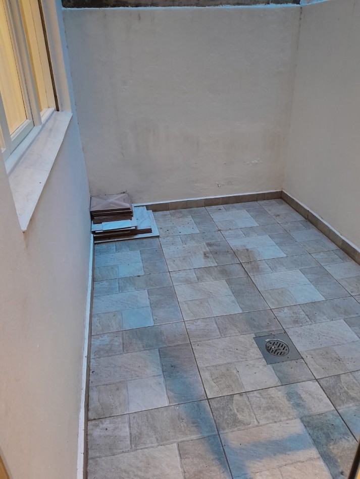 VENTA 2AMB RECICLADO con DEPENDENCIA BALCON PATIO  CENTRO 