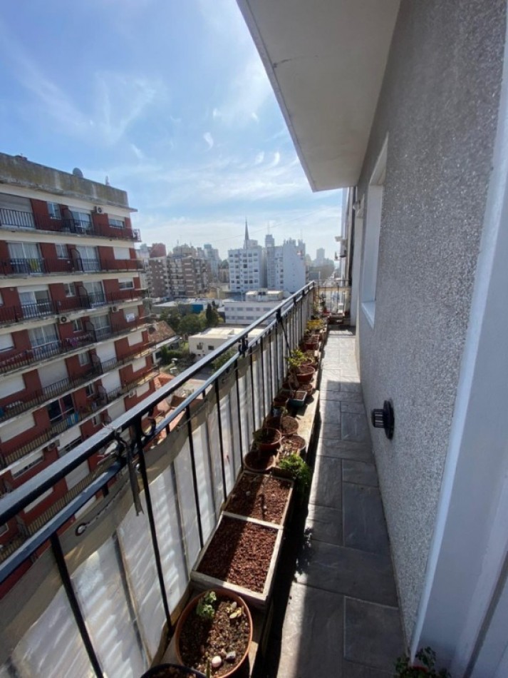 VENTA 3AMB SEMIPISO FRENTE CON BALCON 