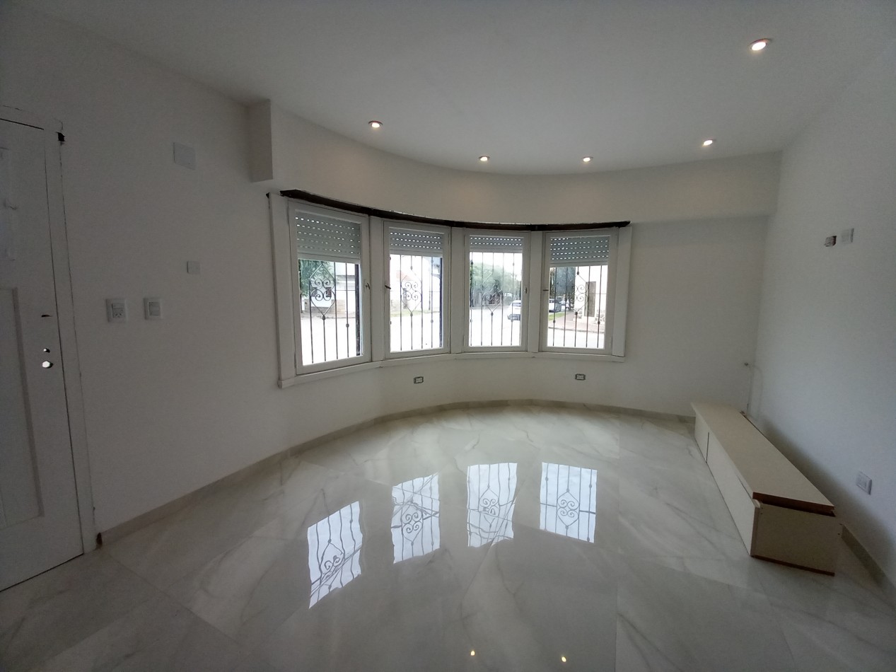 Venta CASA en PH 4AMB A ESTRENAR COCHERA PATIO