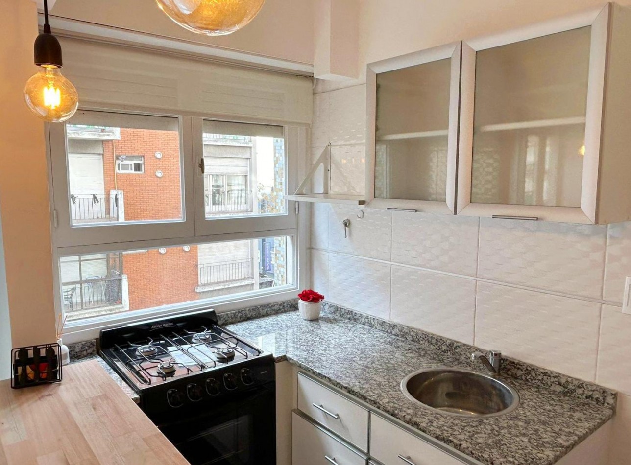Venta 2AMB RECICLADO CENTRO MUEBLES Y ARTEFACTOS A ESTRENAR