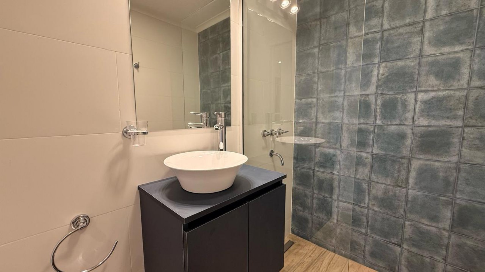Venta 2AMB RECICLADO CENTRO MUEBLES Y ARTEFACTOS A ESTRENAR BALCON