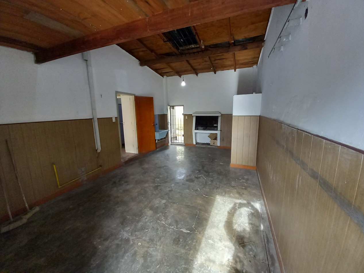 VENTA CASA en PH 2 AMB ESTADO ORIGINAL-PATIO-PARRILLA-COCHERA-BRWON 6700