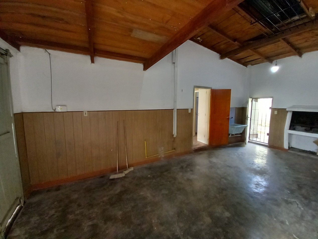 VENTA CASA en PH 2 AMB ESTADO ORIGINAL-PATIO-PARRILLA-COCHERA-BRWON 6700