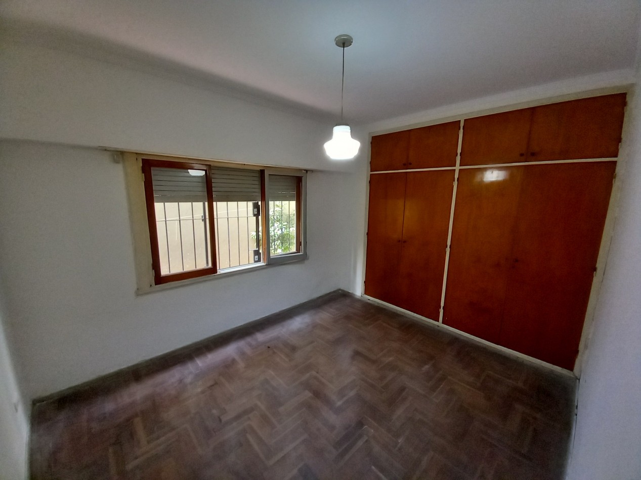 VENTA CASA en PH 2 AMB ESTADO ORIGINAL-PATIO-PARRILLA-COCHERA-BRWON 6700