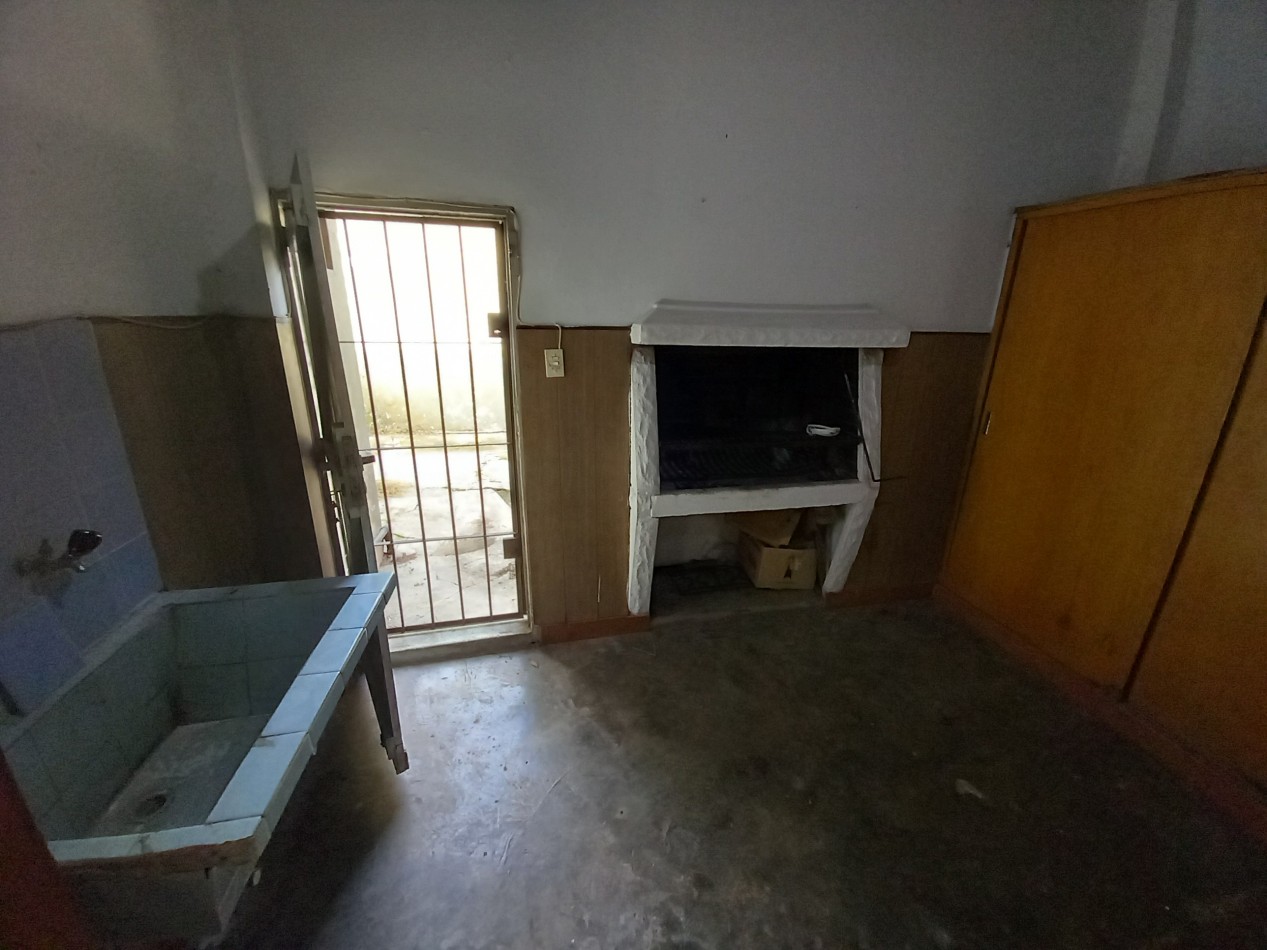 VENTA CASA en PH 2 AMB ESTADO ORIGINAL-PATIO-PARRILLA-COCHERA-BRWON 6700