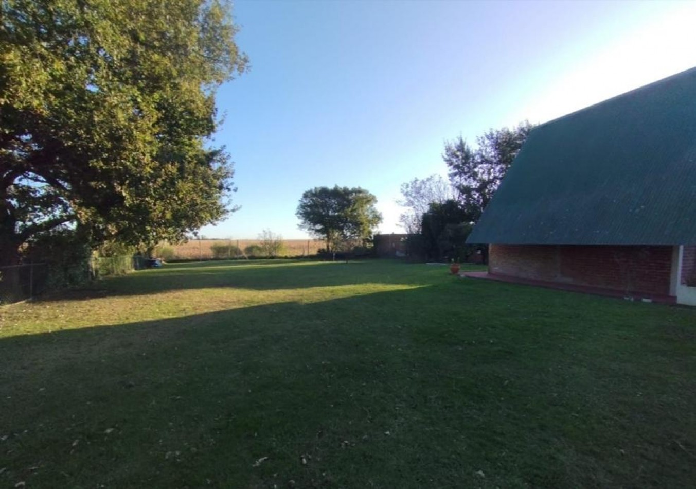 VENTA CASA ALPINO AMPLIO LOTE ESTACION CAMET NORTE
