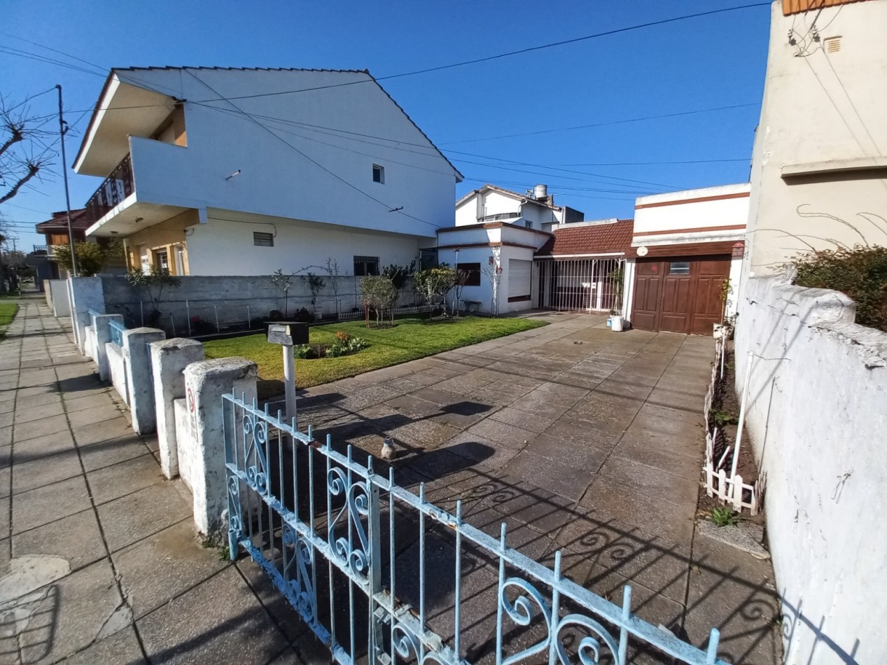 Venta CASA 3AMB COCHERA PARQUE LOTE PROPIO