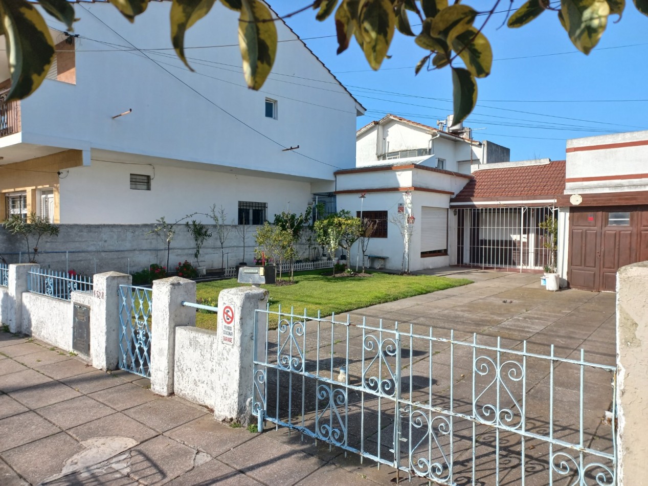 Venta CASA 3AMB COCHERA PARQUE LOTE PROPIO