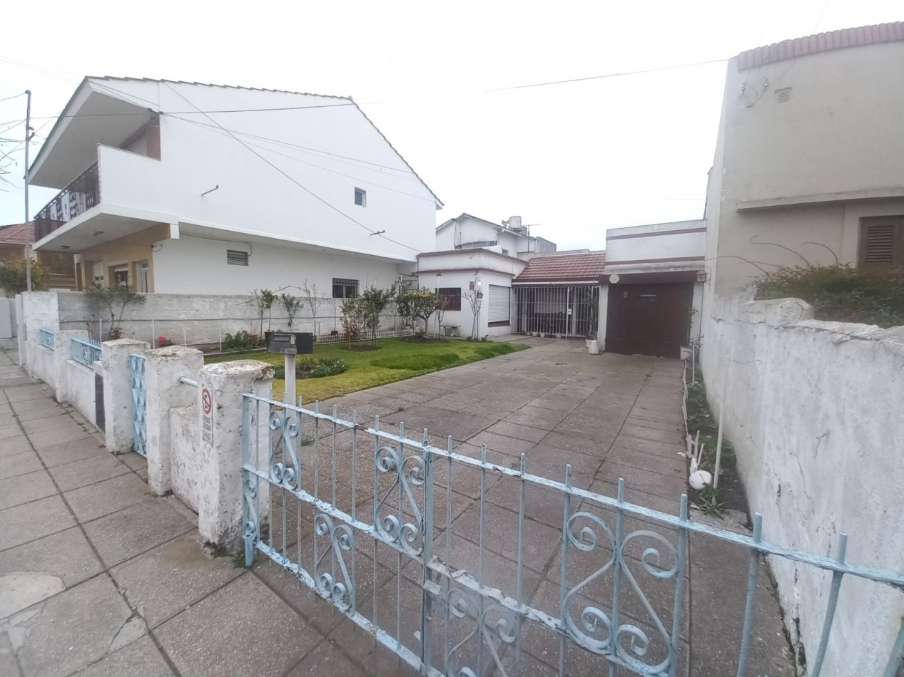 Venta CASA 3AMB COCHERA PARQUE LOTE PROPIO