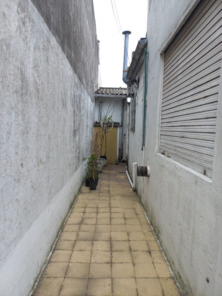 Venta CASA 3AMB COCHERA PARQUE LOTE PROPIO