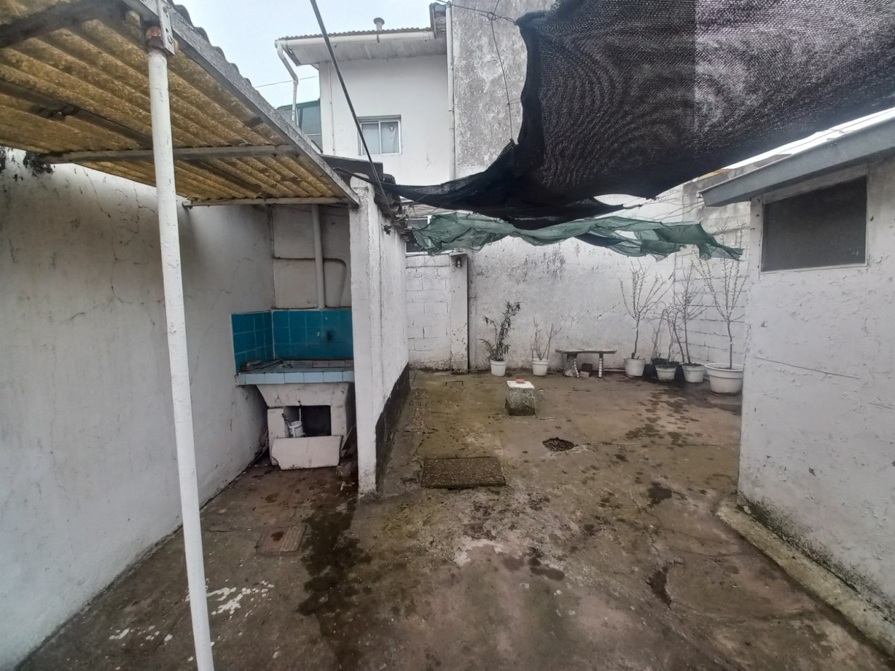 Venta CASA 3AMB COCHERA PARQUE LOTE PROPIO
