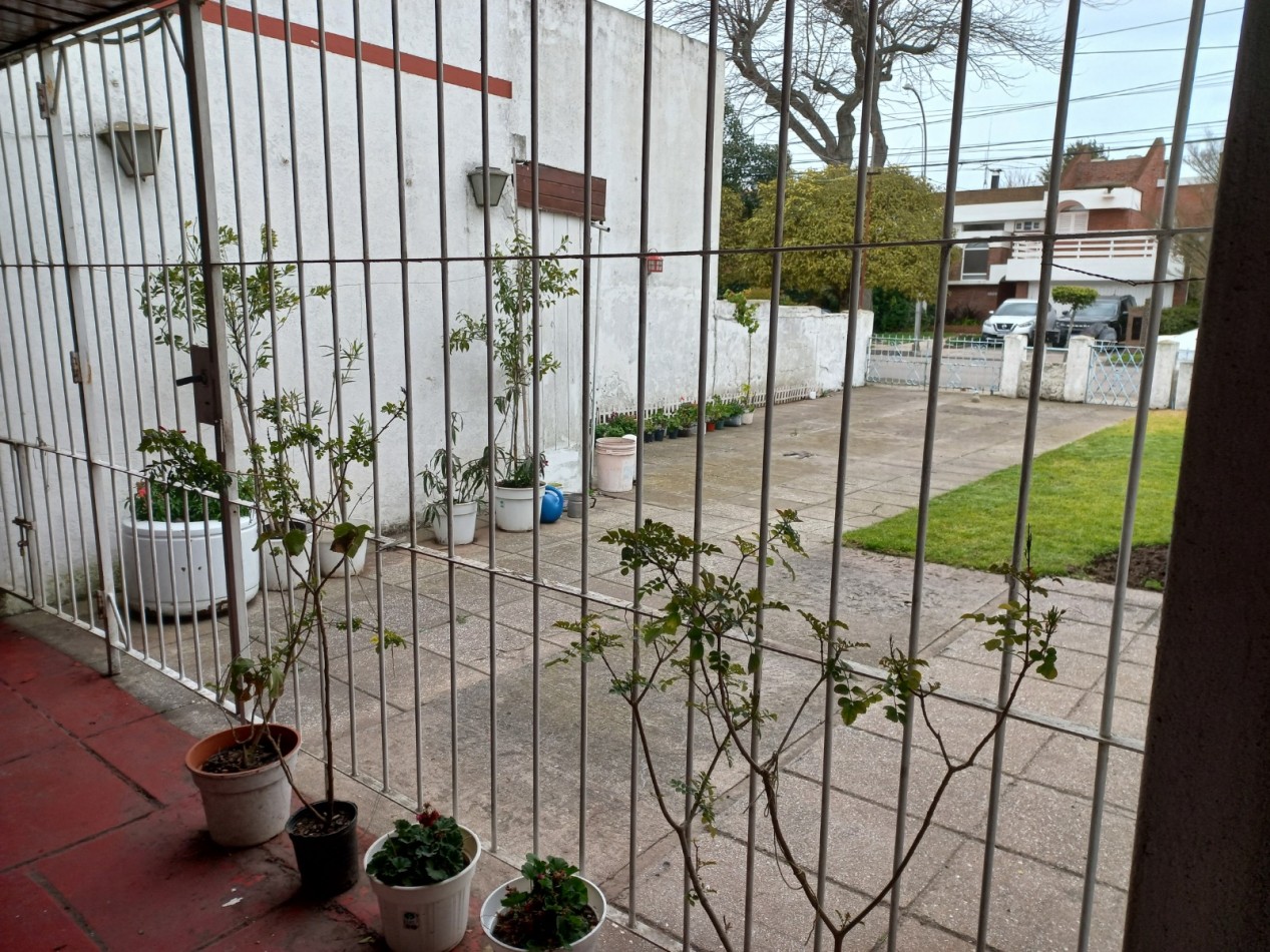 Venta CASA 3AMB COCHERA PARQUE LOTE PROPIO