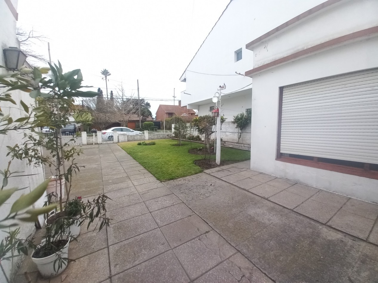 Venta CASA 3AMB COCHERA PARQUE LOTE PROPIO