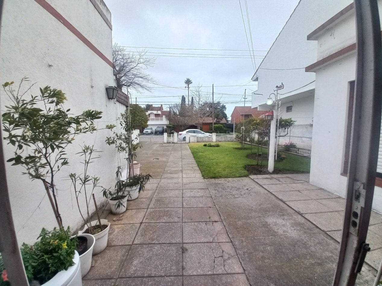 Venta CASA 3AMB COCHERA PARQUE LOTE PROPIO