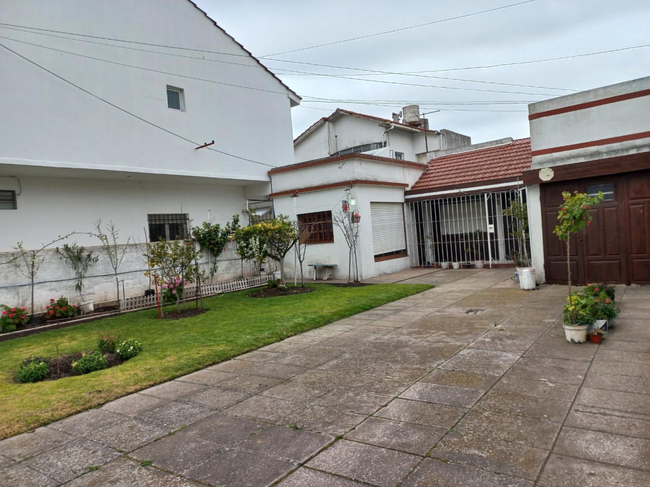 Venta CASA 3AMB COCHERA PARQUE LOTE PROPIO