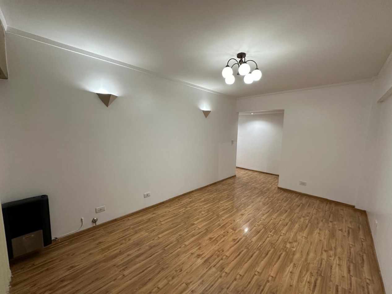 VENTA 3AMB RECICLADO FRENTE CENTRO BALCON COCHERA 