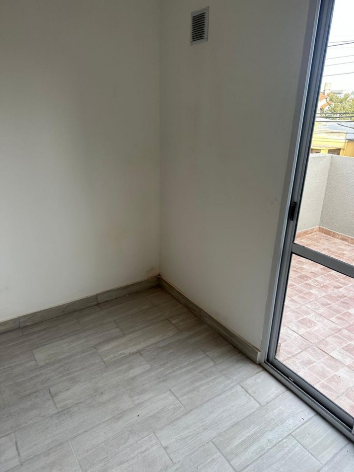 VENTA PH 2AMB RECICLADO PLANTA ALTA 2 BALCONES