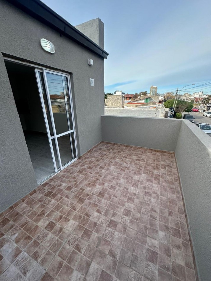 VENTA PH 2AMB RECICLADO PLANTA ALTA 2 BALCONES