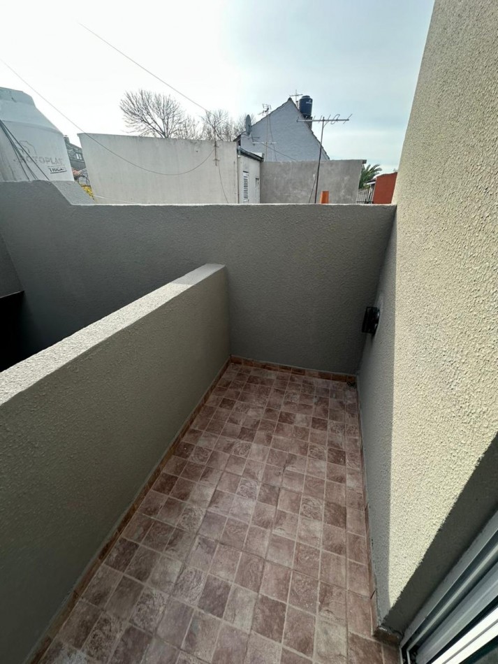 VENTA PH 2AMB RECICLADO PLANTA ALTA 2 BALCONES