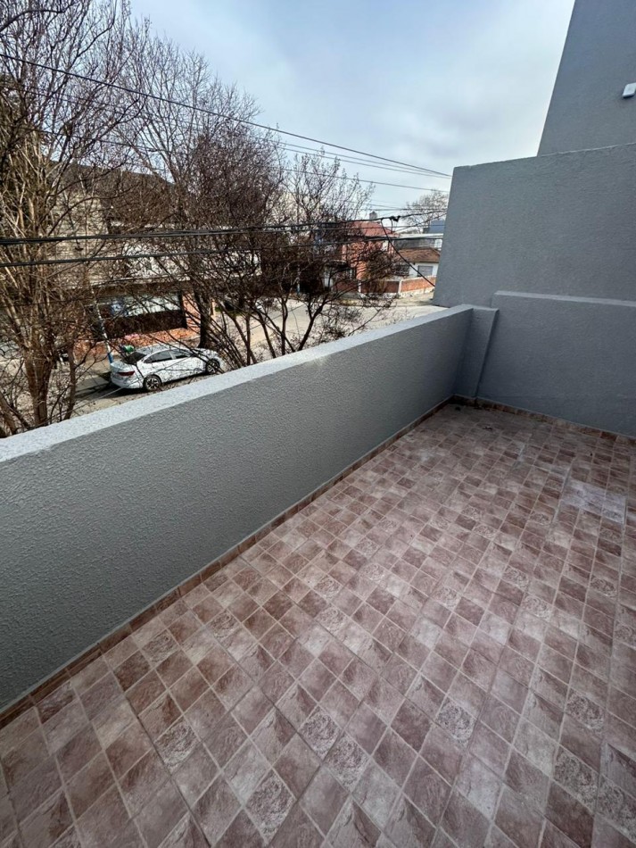 VENTA PH 2AMB RECICLADO PLANTA ALTA 2 BALCONES