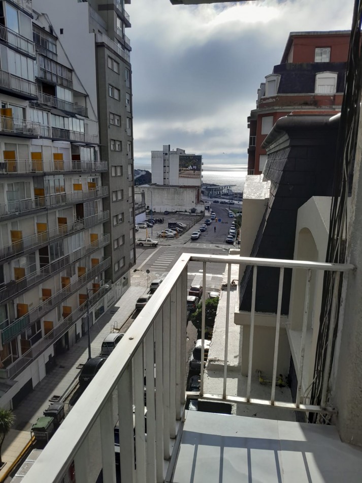 VENTA 2AMB RECICLADO FRENTE CENTRO BALCON 