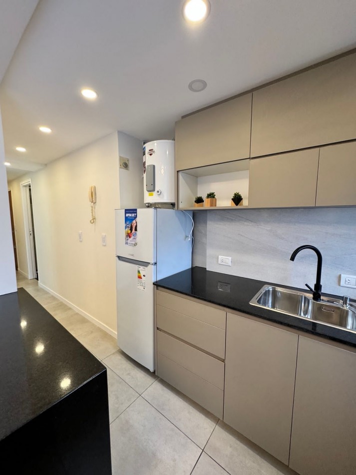 VENTA 2AMB RECICLADO FRENTE CENTRO BALCON ARTEFACTO Y MUEBLES NUEVOS