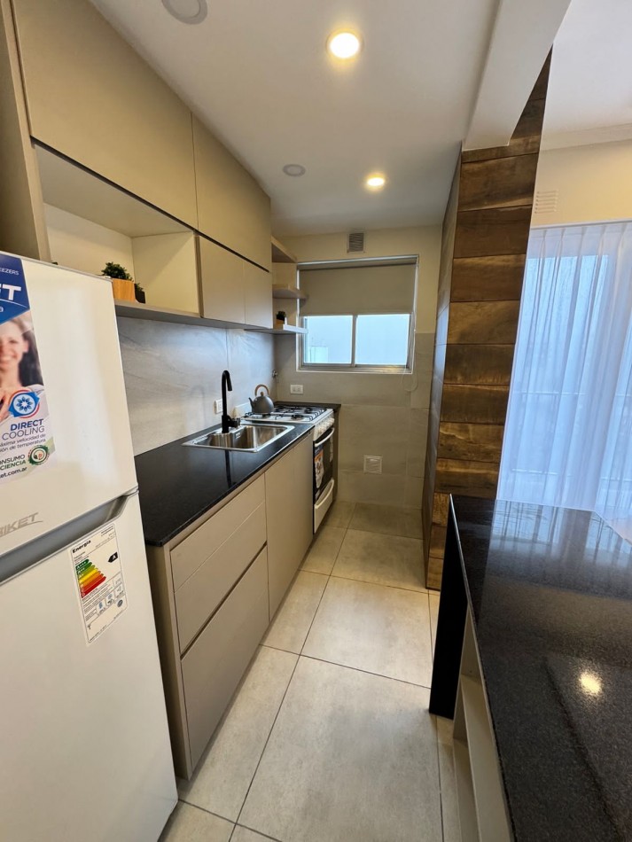 VENTA 2AMB RECICLADO FRENTE CENTRO BALCON ARTEFACTO Y MUEBLES NUEVOS