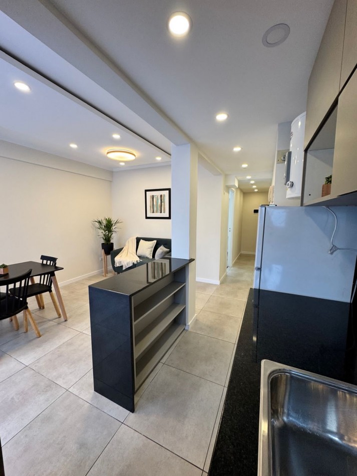 VENTA 2AMB RECICLADO FRENTE CENTRO BALCON ARTEFACTO Y MUEBLES NUEVOS