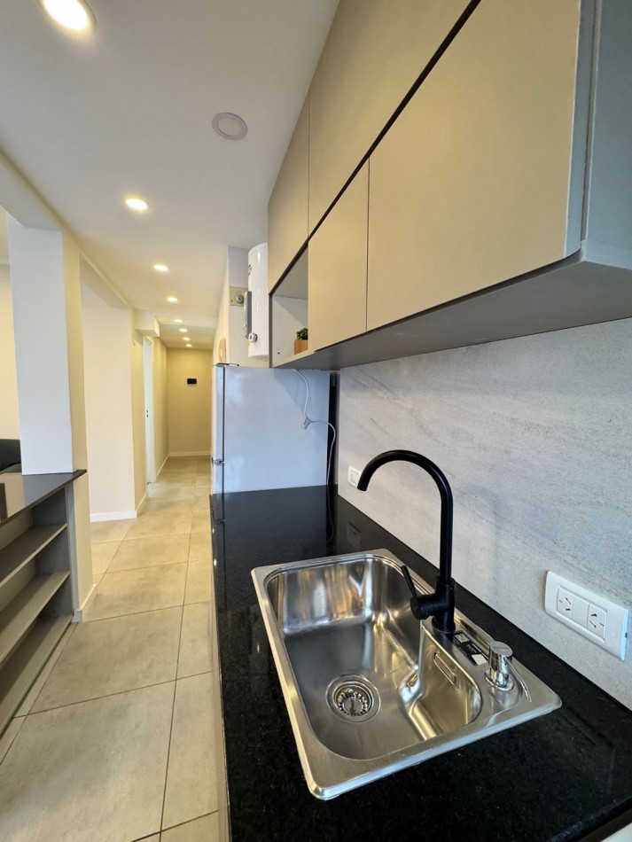 VENTA 2AMB RECICLADO FRENTE CENTRO BALCON ARTEFACTO Y MUEBLES NUEVOS