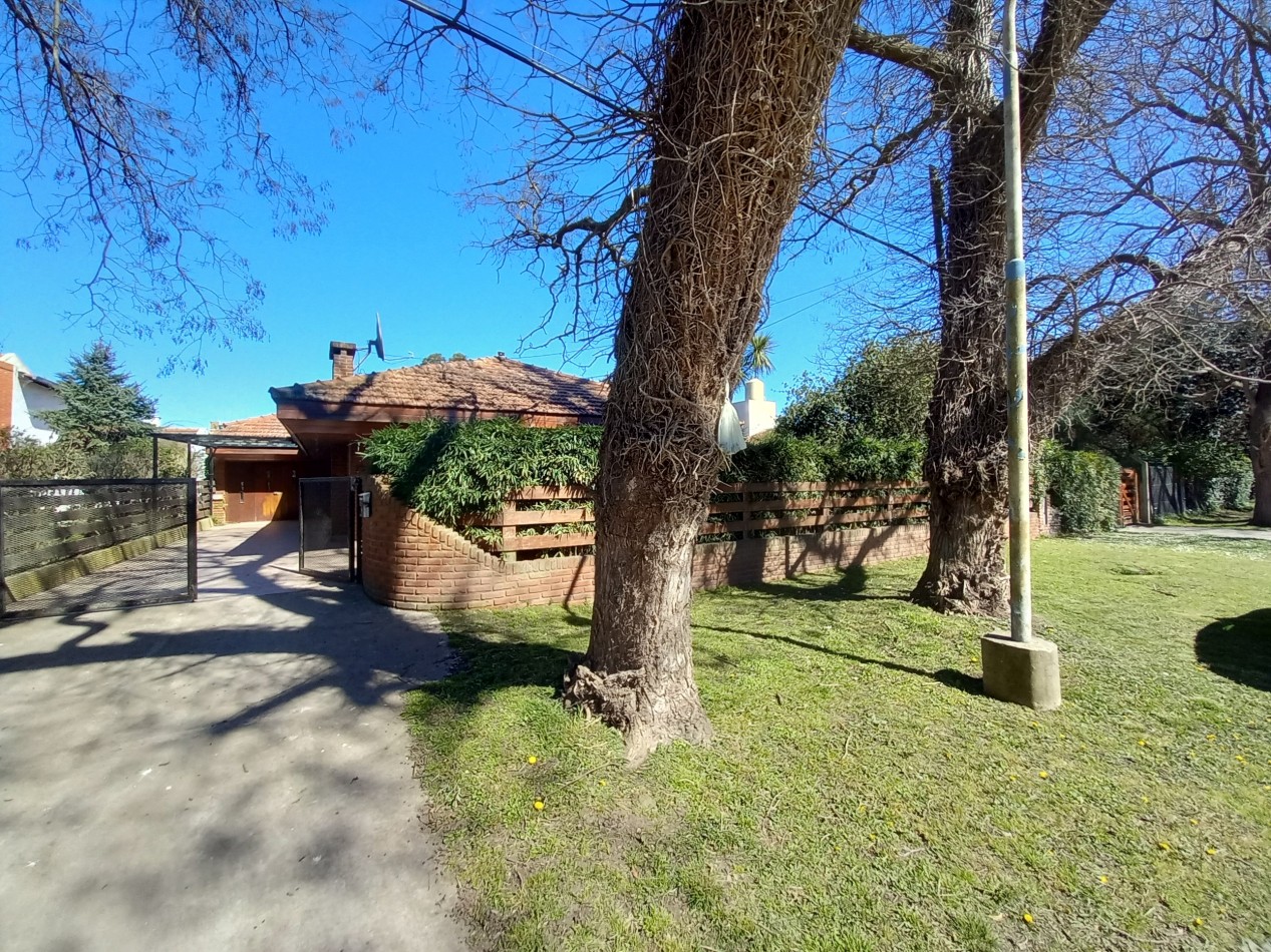 VENTA CHALET 5AMB EXCELENTE PARQUE PILETA COCHERA