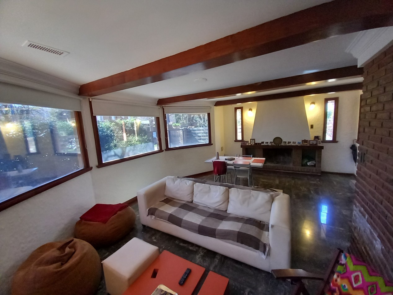 VENTA CHALET 5AMB EXCELENTE PARQUE PILETA COCHERA